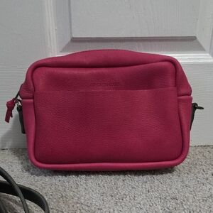 Go Forth Goods Medium Sarah Crossbody Front Interior Pocket Fuchsia Black Strap